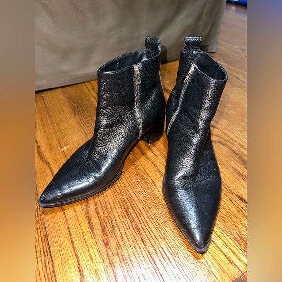 Everlane The Boss Boots Pebbled Black - Picture 4 of 7